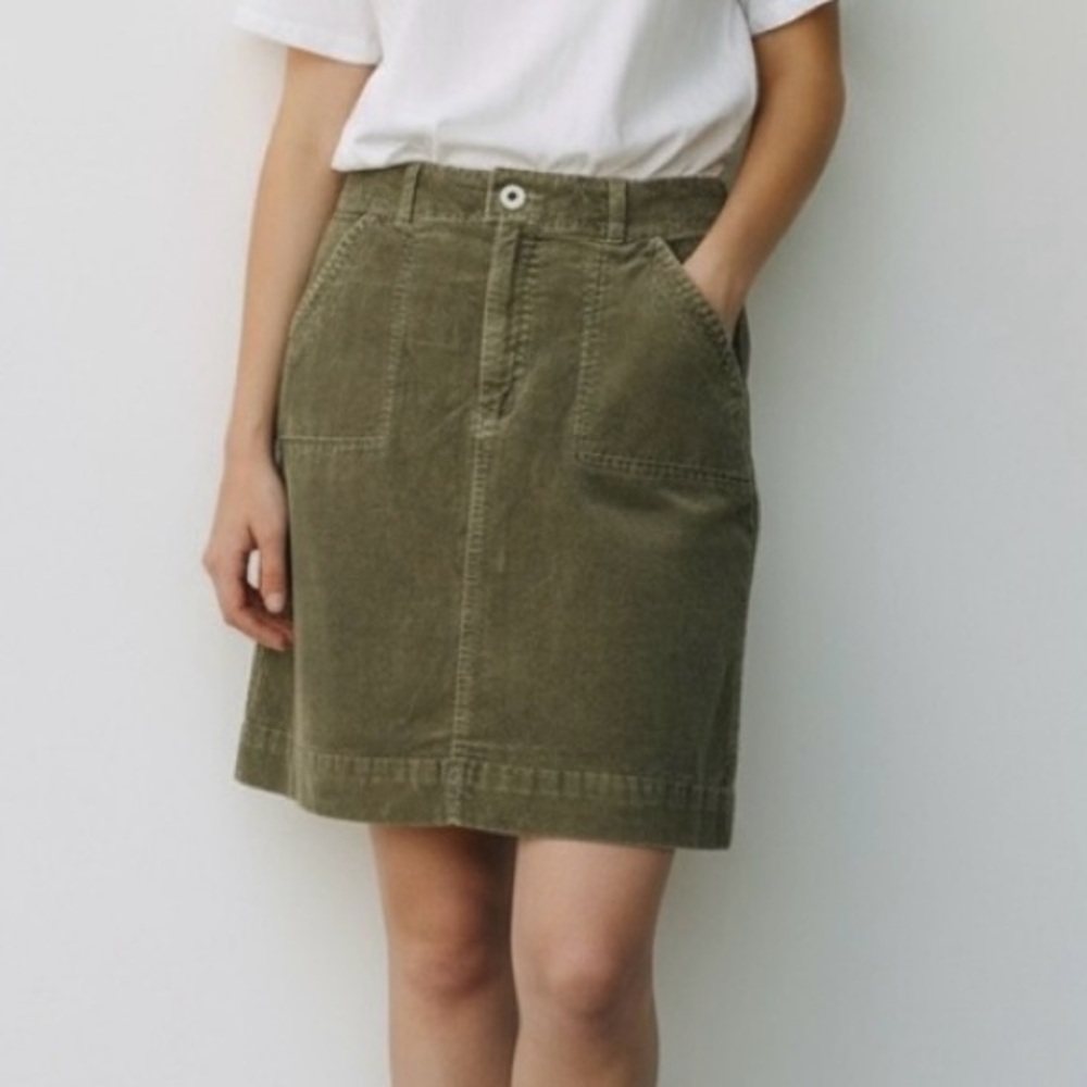Carhartt Corduroy Skirt Size 8 Olive Green Knee Length Fall Pockets Academia - Picture 1 of 10